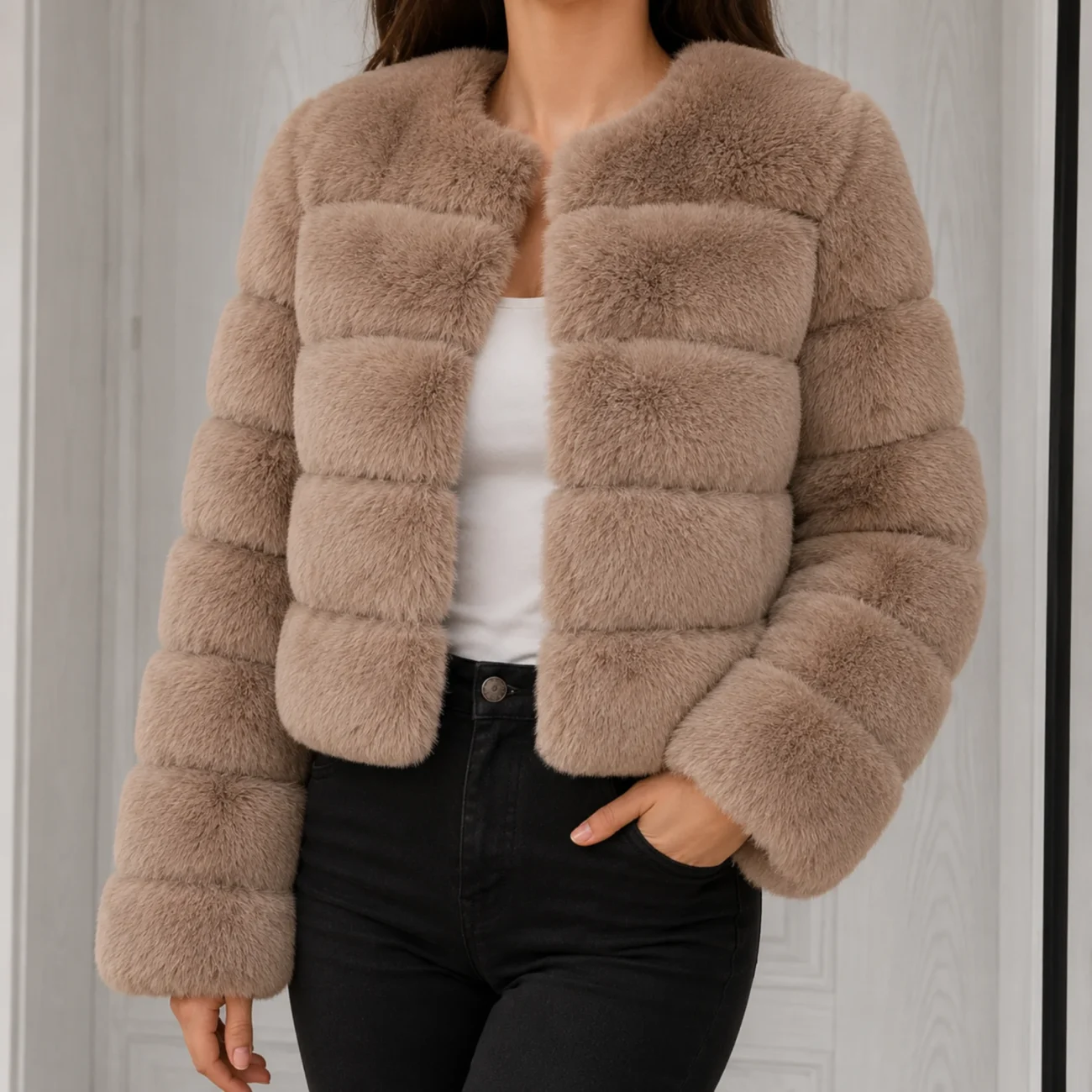 Women’s Shaggy Faux Fur Jacket - Short Winter Outerwear